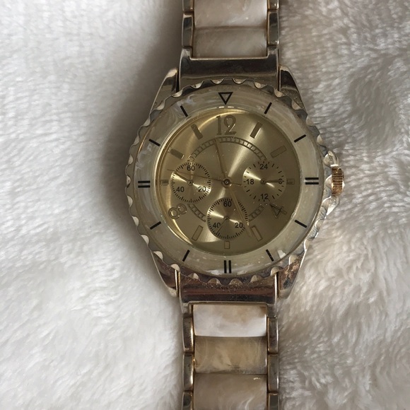 Watch - Picture 3 of 3